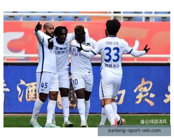 以化学反应比喻球队阵容调整球员尝试寻找最佳默契